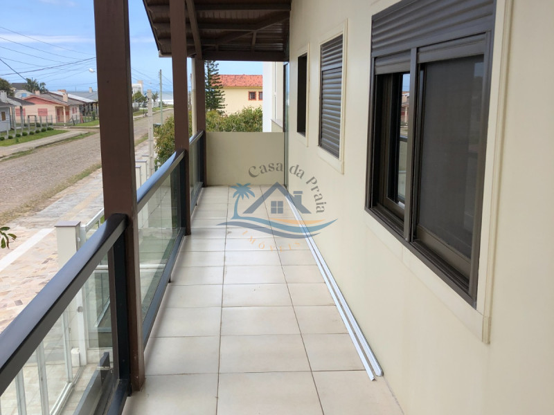 Apartamento com sala comercial.