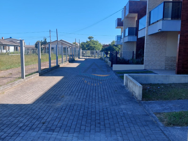 Casa a venda em Arroio do Sal.