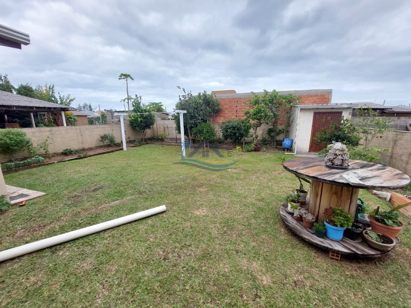 Casa a venda em Arroio do Sal.