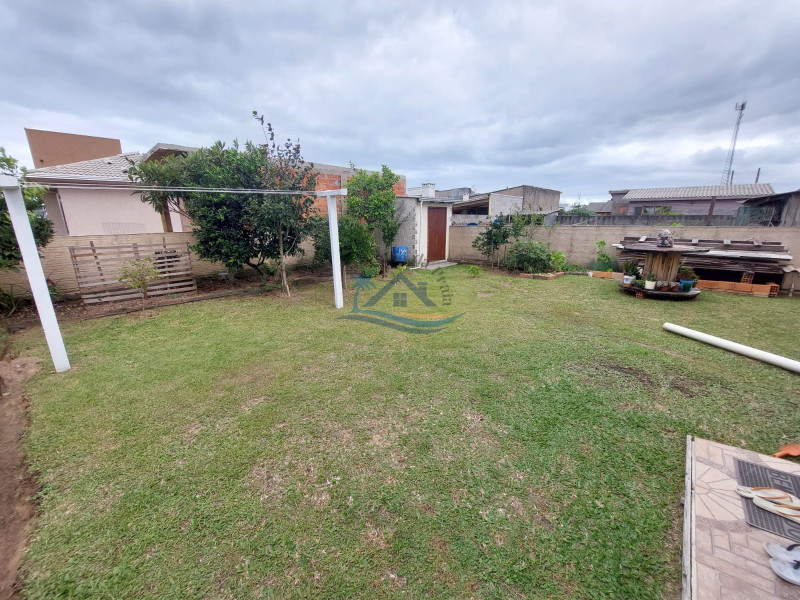 Casa a venda em Arroio do Sal.