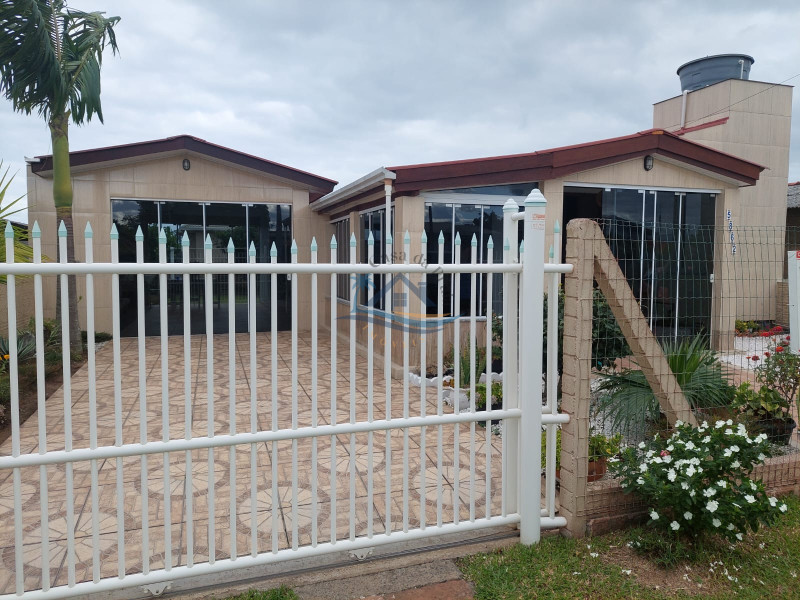 Casa a venda em Arroio do Sal.