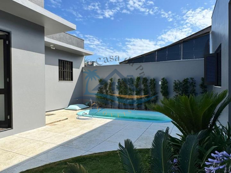 Casa a venda em Arroio do Sal.