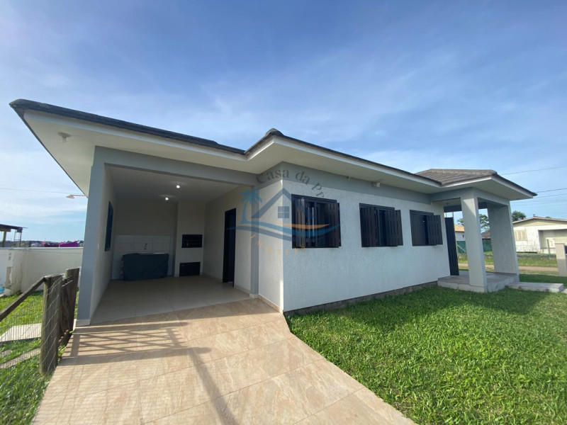 Casa a venda em Arroio do Sal.