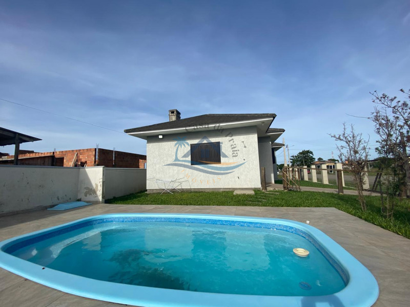 Casa a venda em Arroio do Sal.