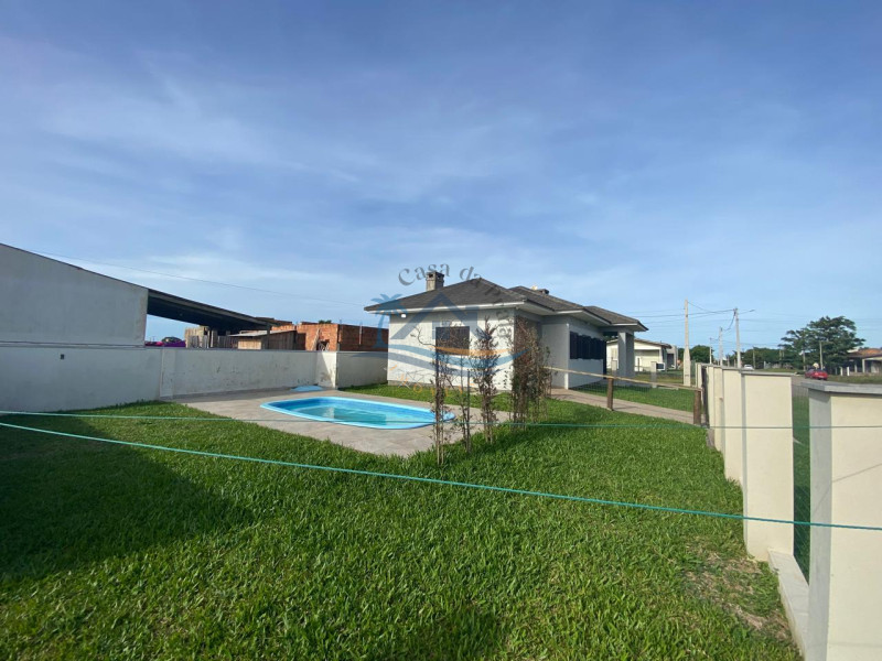 Casa a venda em Arroio do Sal.