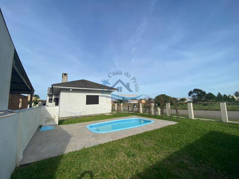 Casa a venda em Arroio do Sal.