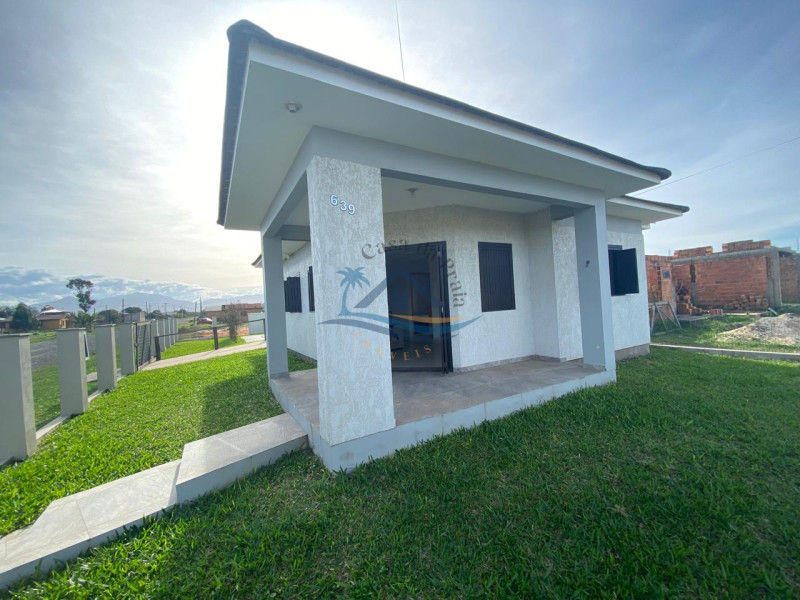 Casa a venda em Arroio do Sal.