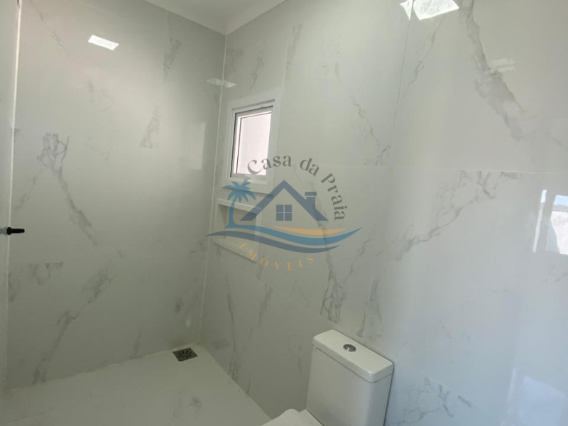 Casa com piscina a venda em Arroio do Sal.