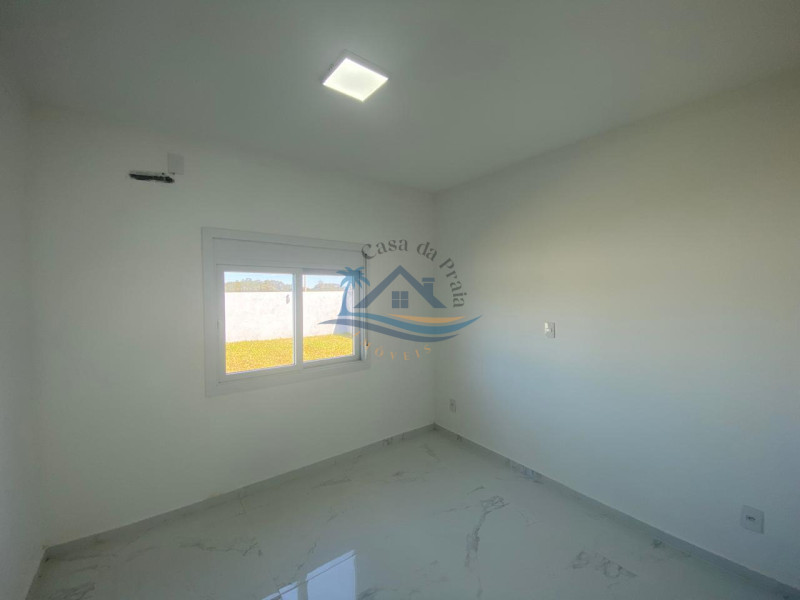 Casa com piscina a venda em Arroio do Sal.