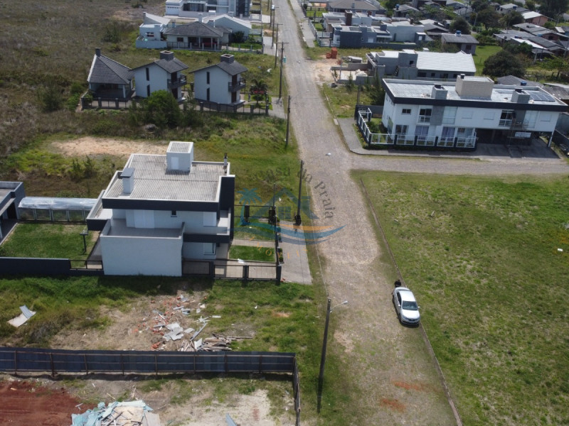 Terreno a venda em Terra de Areia.