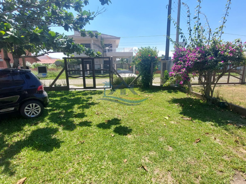 Casa a venda em Arroio do Sal.