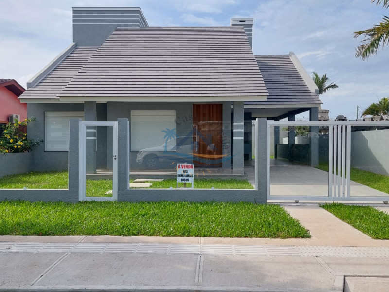 Casa a venda em Arroio do Sal.