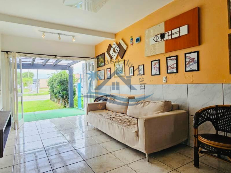 Casa a venda em Arroio do Sal.