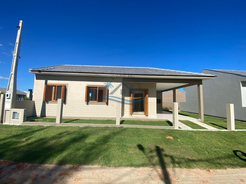 Casa a venda em Arroio do Sal.