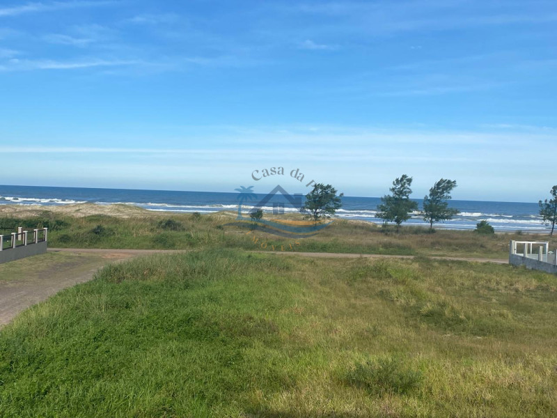 Sobrado a venda em Arroio do Sal.