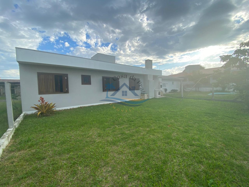 Casa a venda em Arroio do Sal.