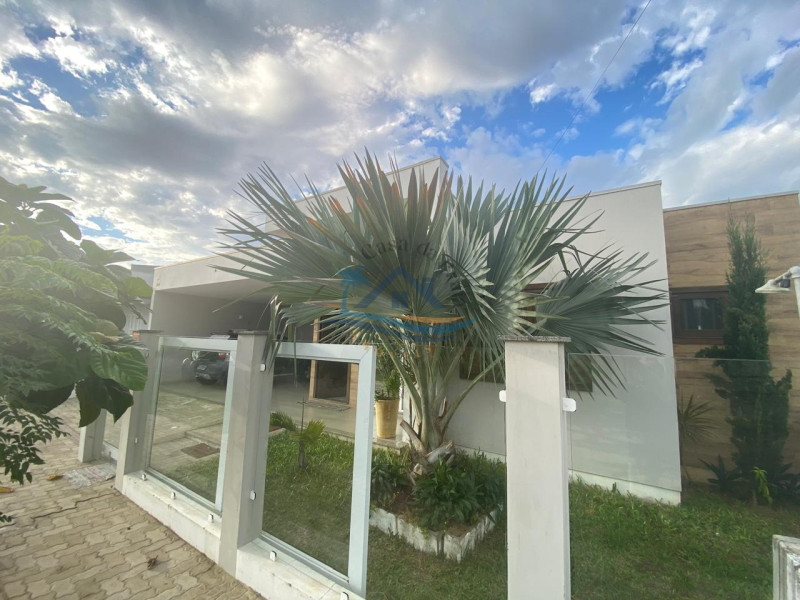 Casa a venda em Arroio do Sal.