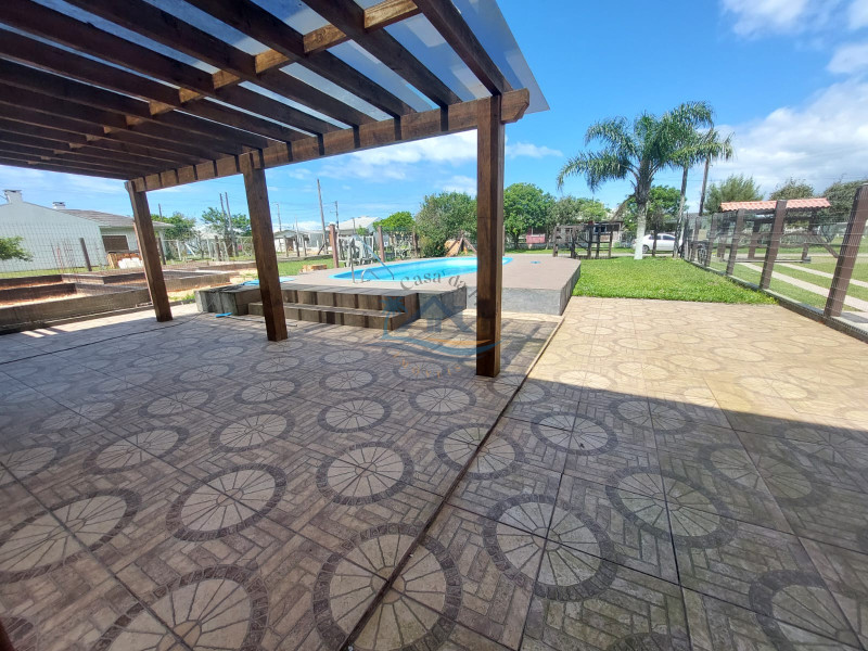 Casa a venda em Arroio do Sal.