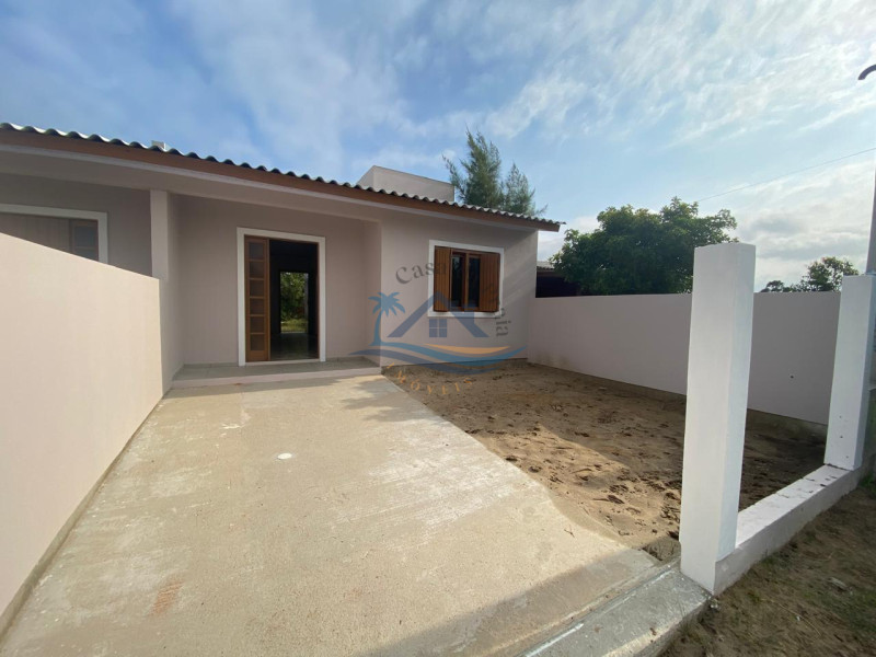 Casa a venda em Arroio do Sal.