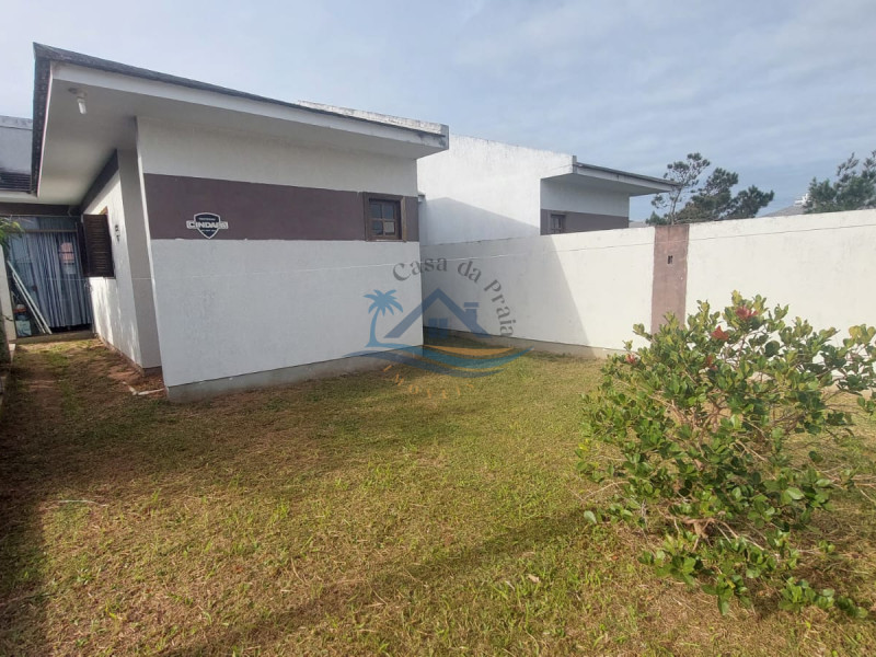 Casa a venda em Arroio do Sal.