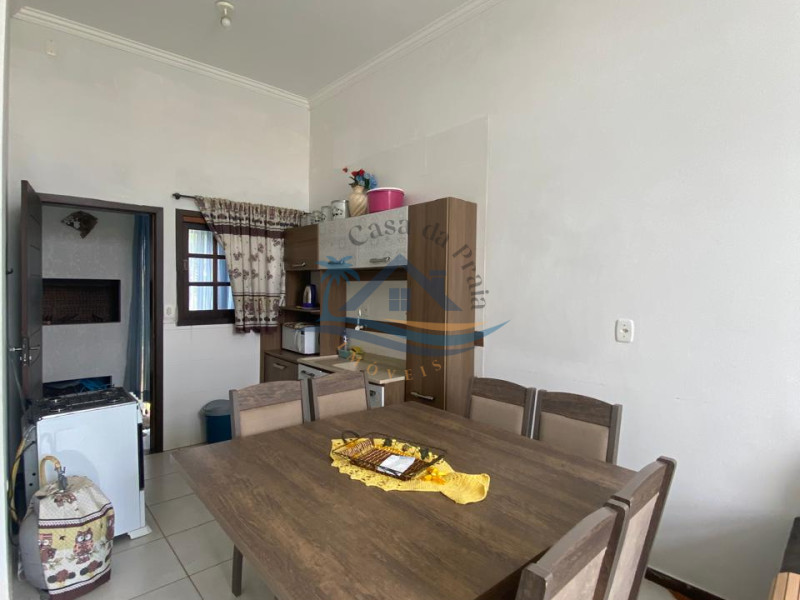 Casa a venda em Arroio do Sal.