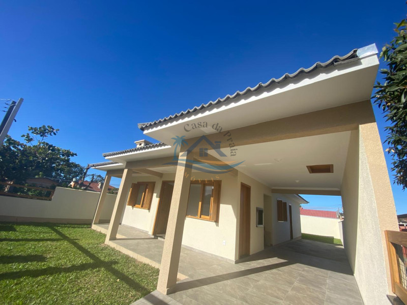 Casa a venda em Arroio do Sal.