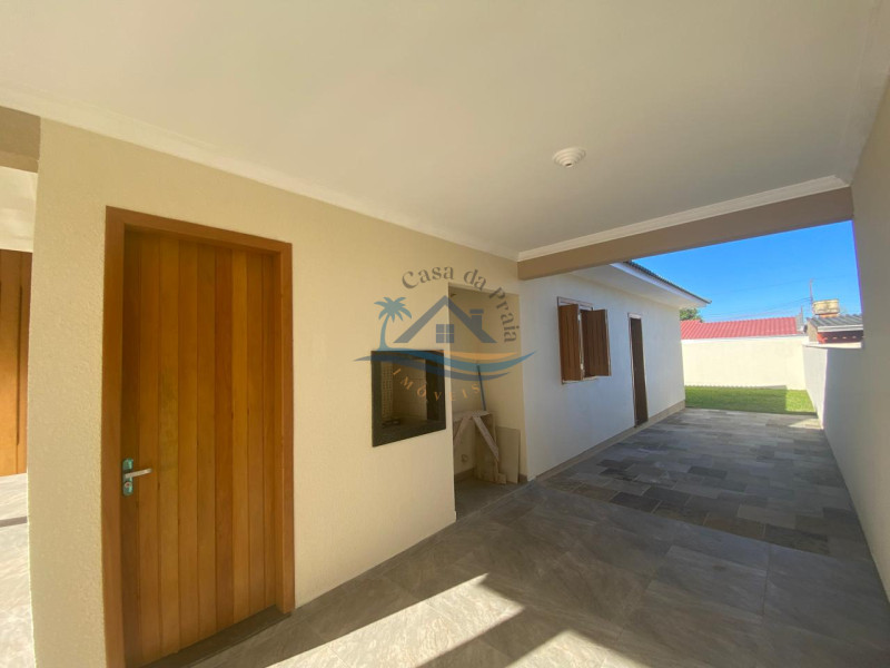 Casa a venda em Arroio do Sal.