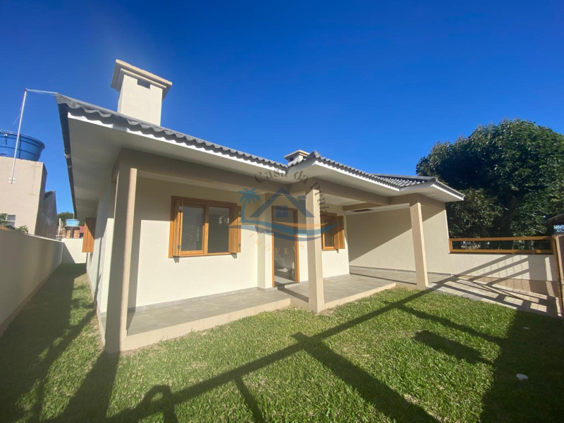 Casa a venda em Arroio do Sal.
