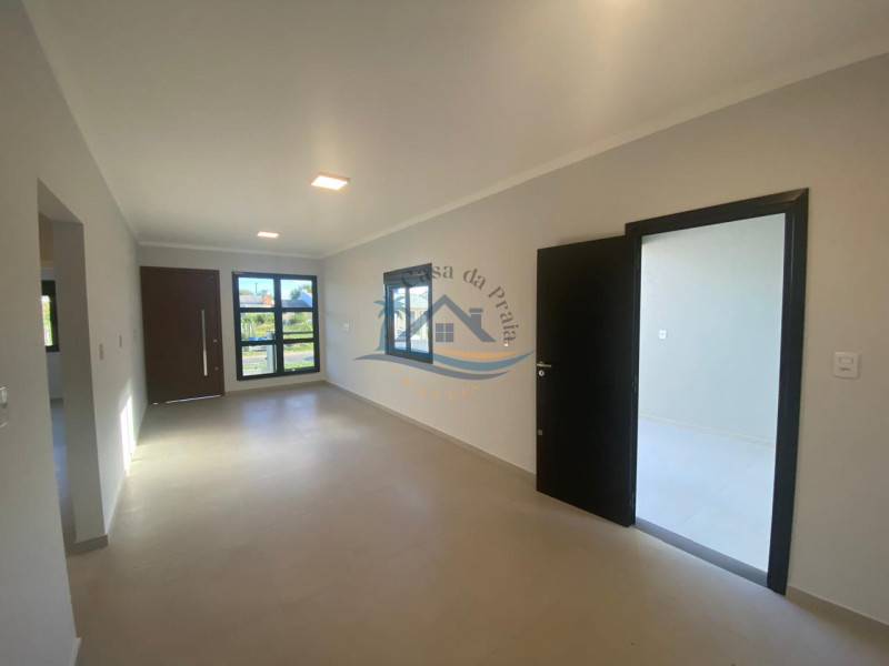 Casa a venda em Arroio do Sal.