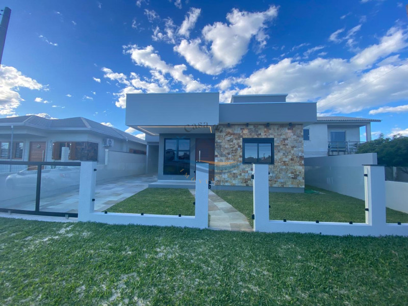 Casa a venda em Arroio do Sal.