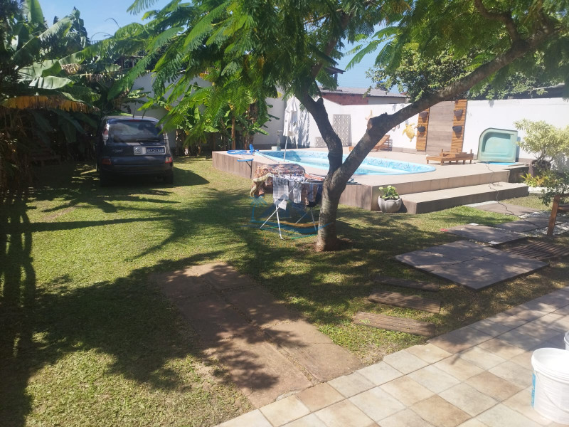 Casa a venda em Arroio do Sal.