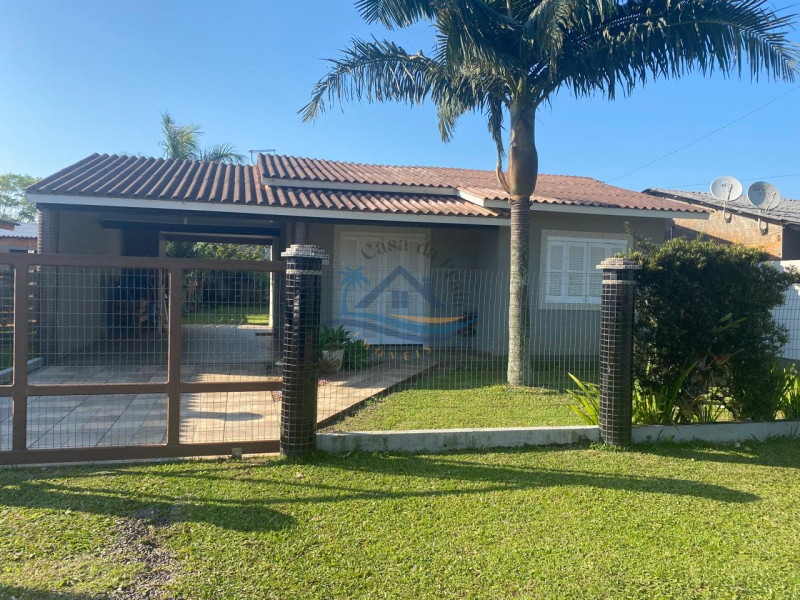 Casa a venda em Arroio do Sal.