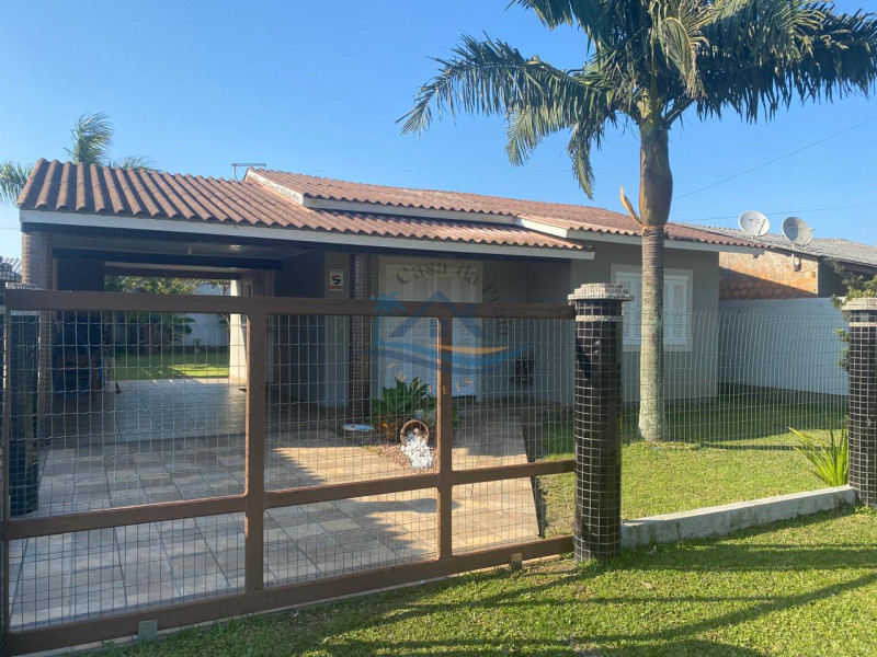 Casa a venda em Arroio do Sal.