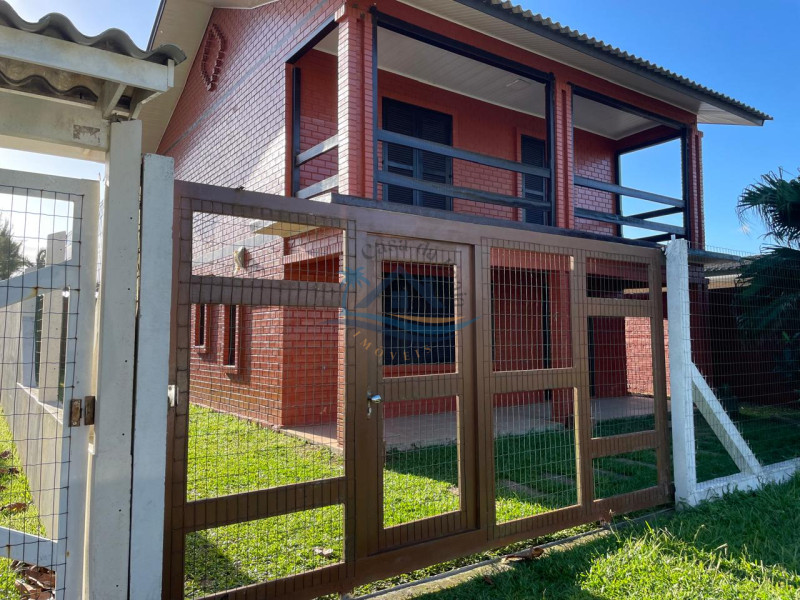 Casa a venda em Arroio do Sal.