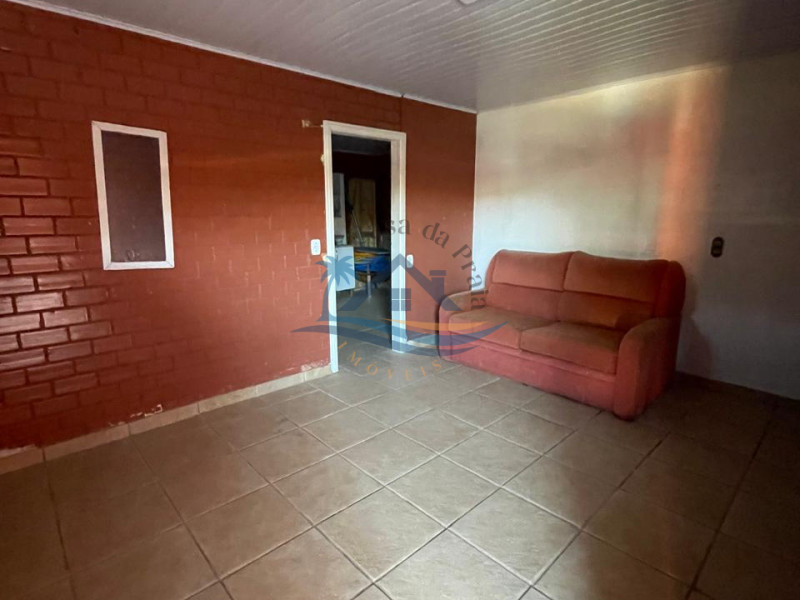Casa a venda em Arroio do Sal.