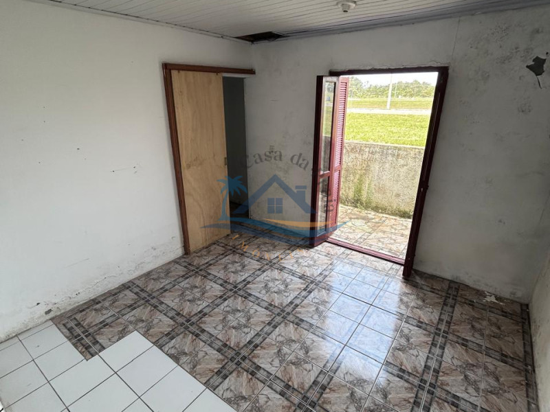 Casa a venda em Arroio do Sal.