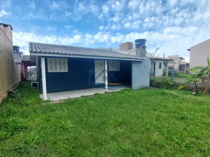 Casa a venda em Arroio do Sal.