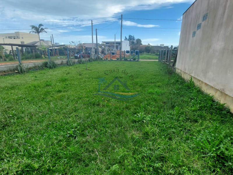 Casa a venda em Arroio do Sal.