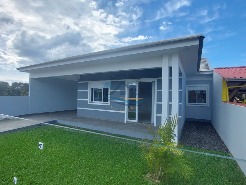 Casa a venda em Arroio do Sal.