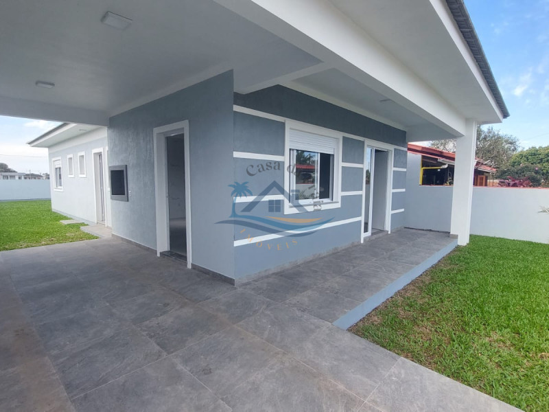 Casa a venda em Arroio do Sal.