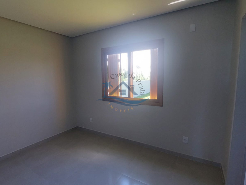 Casa a venda em Arroio do Sal.